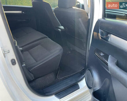 Білий Тойота Хайлюкс, об'ємом двигуна 2.4 л та пробігом 180 тис. км за 22500 $, фото 11 на Automoto.ua