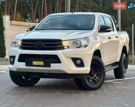 Білий Тойота Хайлюкс, об'ємом двигуна 2.8 л та пробігом 250 тис. км за 29950 $, фото 5 на Automoto.ua