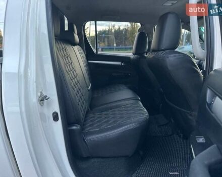 Білий Тойота Хайлюкс, об'ємом двигуна 2.8 л та пробігом 250 тис. км за 29950 $, фото 28 на Automoto.ua