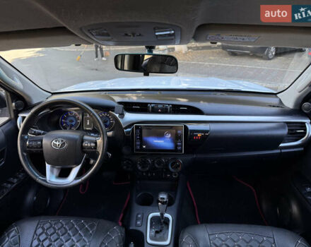 Белый Тойота Хайлюкс, объемом двигателя 2.8 л и пробегом 280 тыс. км за 25000 $, фото 9 на Automoto.ua