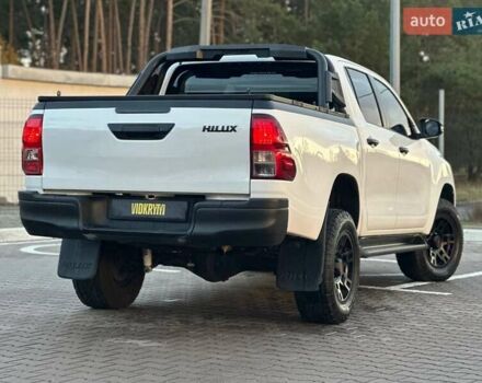 Білий Тойота Хайлюкс, об'ємом двигуна 2.8 л та пробігом 250 тис. км за 29950 $, фото 18 на Automoto.ua