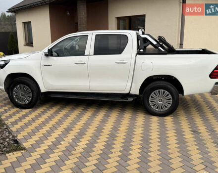 Белый Тойота Хайлюкс, объемом двигателя 2.4 л и пробегом 209 тыс. км за 20500 $, фото 4 на Automoto.ua