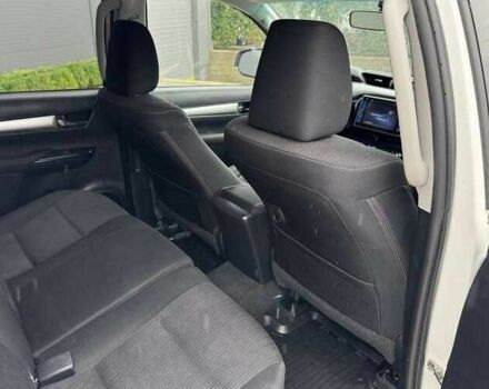 Білий Тойота Хайлюкс, об'ємом двигуна 2.39 л та пробігом 165 тис. км за 30500 $, фото 17 на Automoto.ua