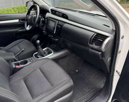 Білий Тойота Хайлюкс, об'ємом двигуна 2.39 л та пробігом 165 тис. км за 30500 $, фото 9 на Automoto.ua