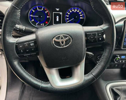 Белый Тойота Хайлюкс, объемом двигателя 2.39 л и пробегом 165 тыс. км за 32500 $, фото 5 на Automoto.ua