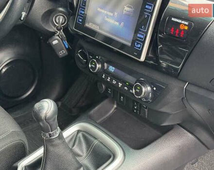 Белый Тойота Хайлюкс, объемом двигателя 2.39 л и пробегом 165 тыс. км за 32500 $, фото 15 на Automoto.ua