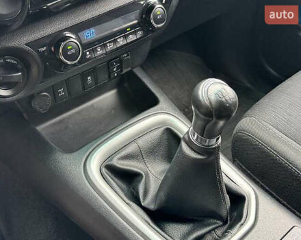 Белый Тойота Хайлюкс, объемом двигателя 2.39 л и пробегом 165 тыс. км за 32500 $, фото 9 на Automoto.ua