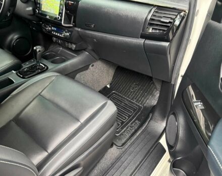 Белый Тойота Хайлюкс, объемом двигателя 2.8 л и пробегом 33 тыс. км за 13000 $, фото 6 на Automoto.ua