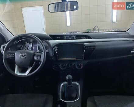 Белый Тойота Хайлюкс, объемом двигателя 2.4 л и пробегом 16 тыс. км за 40777 $, фото 30 на Automoto.ua