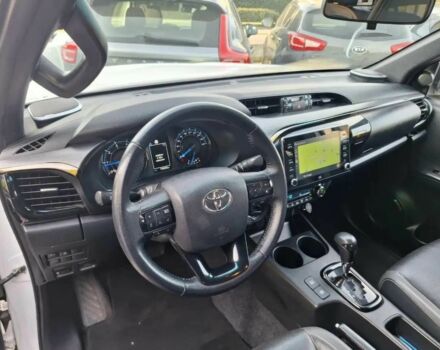 Белый Тойота Хайлюкс, объемом двигателя 2.8 л и пробегом 29 тыс. км за 28000 $, фото 5 на Automoto.ua