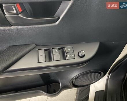 Белый Тойота Хайлюкс, объемом двигателя 2.4 л и пробегом 16 тыс. км за 40777 $, фото 31 на Automoto.ua