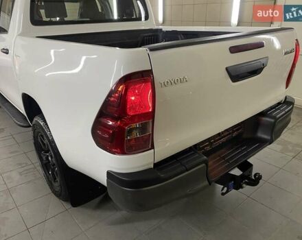 Белый Тойота Хайлюкс, объемом двигателя 2.4 л и пробегом 16 тыс. км за 40777 $, фото 21 на Automoto.ua