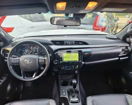 Белый Тойота Хайлюкс, объемом двигателя 2.8 л и пробегом 29 тыс. км за 28000 $, фото 4 на Automoto.ua