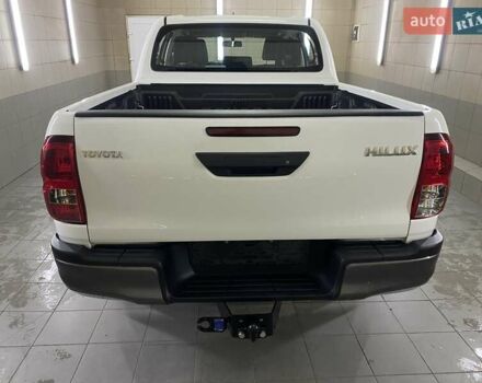 Белый Тойота Хайлюкс, объемом двигателя 2.4 л и пробегом 16 тыс. км за 40777 $, фото 3 на Automoto.ua