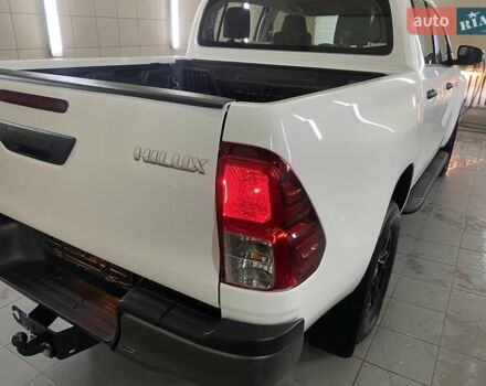 Белый Тойота Хайлюкс, объемом двигателя 2.4 л и пробегом 16 тыс. км за 40777 $, фото 20 на Automoto.ua