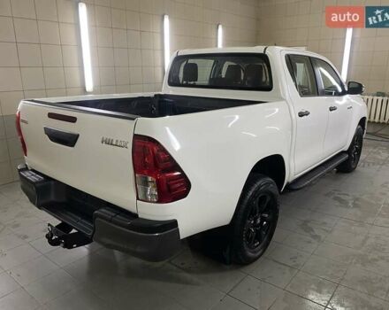 Белый Тойота Хайлюкс, объемом двигателя 2.4 л и пробегом 16 тыс. км за 40777 $, фото 5 на Automoto.ua