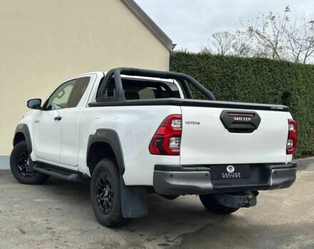 Белый Тойота Хайлюкс, объемом двигателя 2.8 л и пробегом 20 тыс. км за 19900 $, фото 2 на Automoto.ua