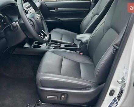 Білий Тойота Хайлюкс, об'ємом двигуна 2.76 л та пробігом 59 тис. км за 46960 $, фото 11 на Automoto.ua