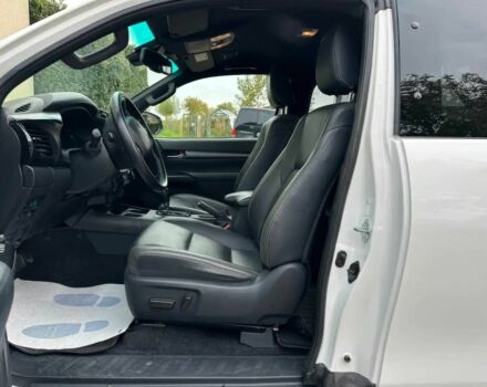 Белый Тойота Хайлюкс, объемом двигателя 2.8 л и пробегом 20 тыс. км за 19900 $, фото 6 на Automoto.ua