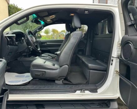 Белый Тойота Хайлюкс, объемом двигателя 2.8 л и пробегом 20 тыс. км за 19900 $, фото 5 на Automoto.ua