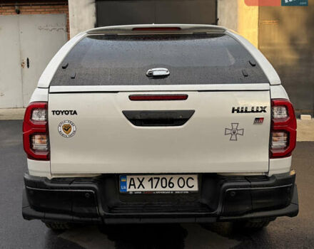 Белый Тойота Хайлюкс, объемом двигателя 2.76 л и пробегом 24 тыс. км за 50000 $, фото 3 на Automoto.ua