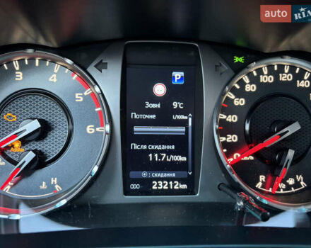 Белый Тойота Хайлюкс, объемом двигателя 2.76 л и пробегом 24 тыс. км за 50000 $, фото 5 на Automoto.ua