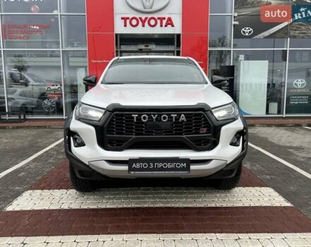 Белый Тойота Хайлюкс, объемом двигателя 2.76 л и пробегом 24 тыс. км за 52886 $, фото 1 на Automoto.ua