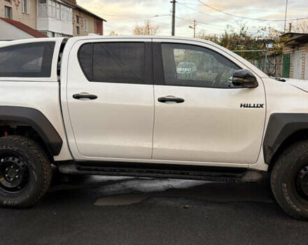 Белый Тойота Хайлюкс, объемом двигателя 2.76 л и пробегом 24 тыс. км за 50000 $, фото 2 на Automoto.ua