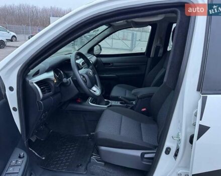 Белый Тойота Хайлюкс, объемом двигателя 2.39 л и пробегом 3 тыс. км за 77000 $, фото 7 на Automoto.ua