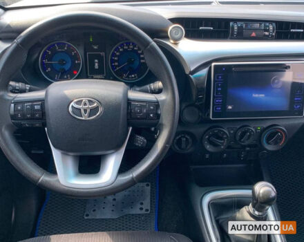 Білий Тойота Хайлюкс, об'ємом двигуна 2.4 л та пробігом 344 тис. км за 21000 $, фото 8 на Automoto.ua