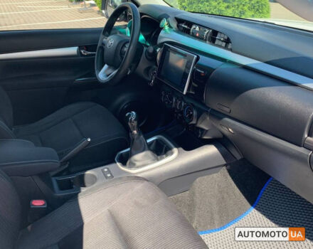 Білий Тойота Хайлюкс, об'ємом двигуна 2.4 л та пробігом 344 тис. км за 21000 $, фото 5 на Automoto.ua