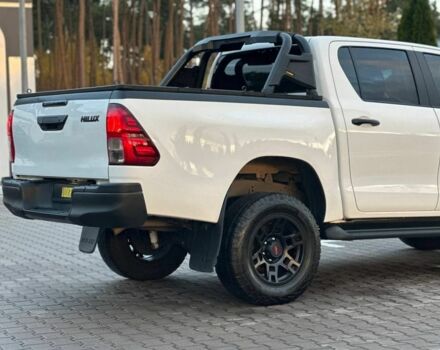 Белый Тойота Хайлюкс, объемом двигателя 2.8 л и пробегом 250 тыс. км за 29950 $, фото 9 на Automoto.ua