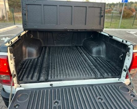 Белый Тойота Хайлюкс, объемом двигателя 2.8 л и пробегом 250 тыс. км за 29950 $, фото 12 на Automoto.ua