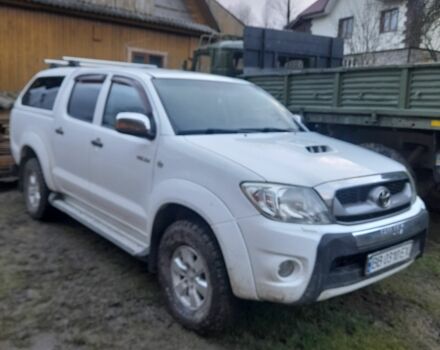Белый Тойота Хайлюкс, объемом двигателя 2.5 л и пробегом 231 тыс. км за 16700 $, фото 1 на Automoto.ua