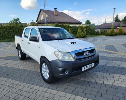 Белый Тойота Хайлюкс, объемом двигателя 2.5 л и пробегом 166 тыс. км за 8100 $, фото 1 на Automoto.ua