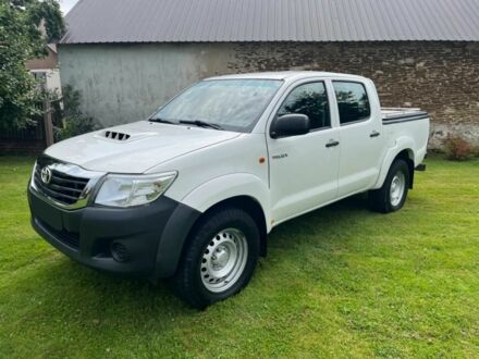 Белый Тойота Хайлюкс, объемом двигателя 2 л и пробегом 79 тыс. км за 8400 $, фото 1 на Automoto.ua