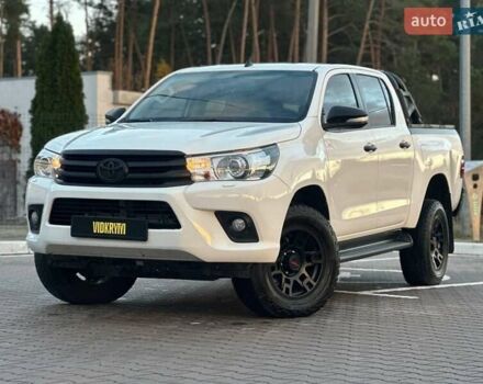 Тойота Хайлюкс 2017 у Києві на Automoto.ua Білий Тойота Хайлюкс, об'ємом двигуна 2.8 л та пробігом 250 тис. км за 29950 $, фото 1 на Automoto.ua