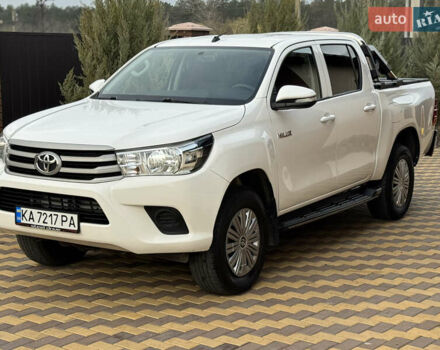 Білий Тойота Хайлюкс, об'ємом двигуна 2.4 л та пробігом 209 тис. км за 20500 $, фото 1 на Automoto.ua