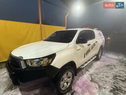 Белый Тойота Хайлюкс, объемом двигателя 2.39 л и пробегом 176 тыс. км за 33500 $, фото 1 на Automoto.ua