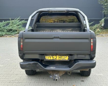 Чорний Тойота Хайлюкс, об'ємом двигуна 2.5 л та пробігом 200 тис. км за 5450 $, фото 3 на Automoto.ua