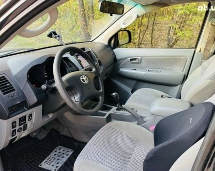 Черный Тойота Хайлюкс, объемом двигателя 0 л и пробегом 250 тыс. км за 2650 $, фото 7 на Automoto.ua