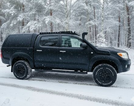 Чорний Тойота Хайлюкс, об'ємом двигуна 3 л та пробігом 301 тис. км за 5800 $, фото 2 на Automoto.ua