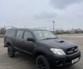 Черный Тойота Хайлюкс, объемом двигателя 2.5 л и пробегом 150 тыс. км за 6300 $, фото 1 на Automoto.ua