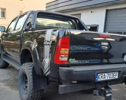 Черный Тойота Хайлюкс, объемом двигателя 3 л и пробегом 256 тыс. км за 3850 $, фото 4 на Automoto.ua