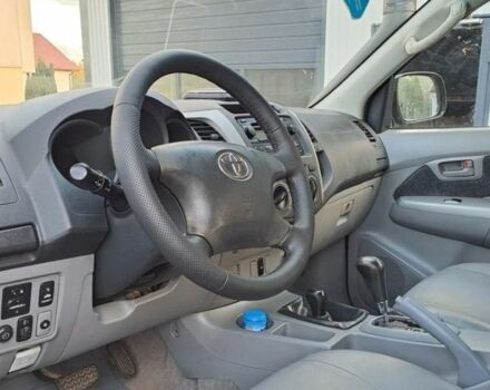 Черный Тойота Хайлюкс, объемом двигателя 3 л и пробегом 256 тыс. км за 3850 $, фото 7 на Automoto.ua