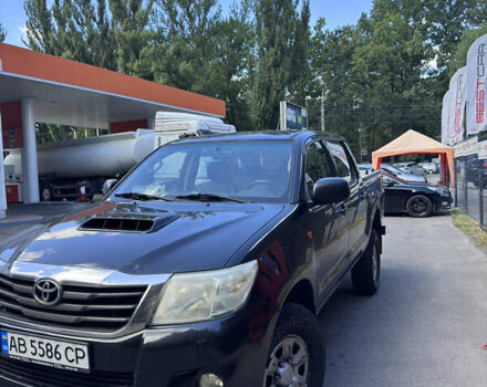 Чорний Тойота Хайлюкс, об'ємом двигуна 2.5 л та пробігом 172 тис. км за 16500 $, фото 2 на Automoto.ua