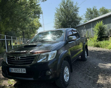 Чорний Тойота Хайлюкс, об'ємом двигуна 2.49 л та пробігом 341 тис. км за 17964 $, фото 1 на Automoto.ua