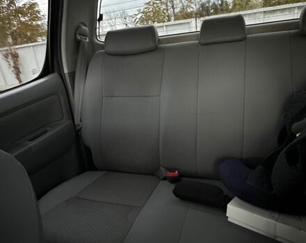 Черный Тойота Хайлюкс, объемом двигателя 2.5 л и пробегом 218 тыс. км за 11000 $, фото 8 на Automoto.ua