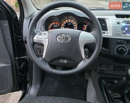 Чорний Тойота Хайлюкс, об'ємом двигуна 2.5 л та пробігом 259 тис. км за 17500 $, фото 20 на Automoto.ua