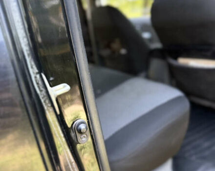 Чорний Тойота Хайлюкс, об'ємом двигуна 2.49 л та пробігом 377 тис. км за 12100 $, фото 16 на Automoto.ua